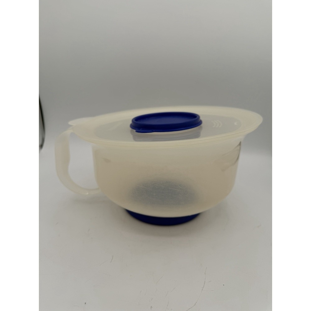 Tupperware Mix N Plus Measuring Batter Bowl & Lid